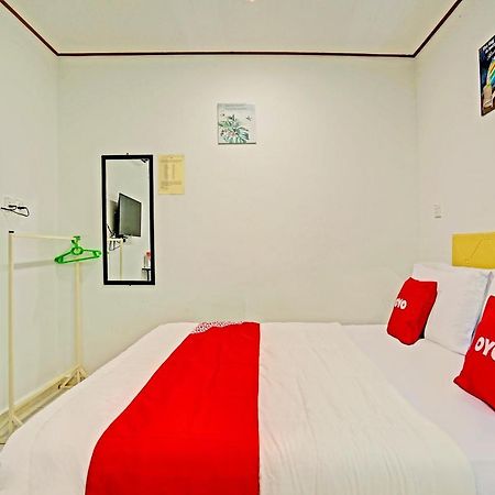 Capital O 90423 Teratai Chalet Hotel Kampong Raja Exterior photo